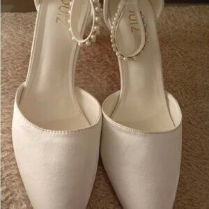 Chic White Women's Heels with Pearl Accent